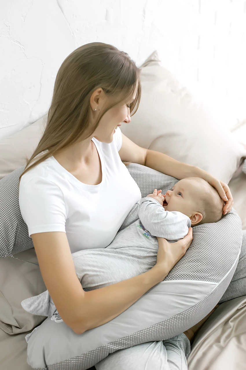 Как правильно пользоваться подушкой для беременных и кормления?