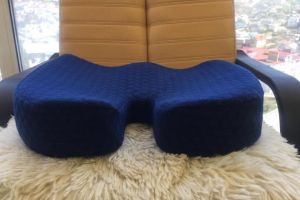 Как выбрать ортопедическую подушку для сидения?