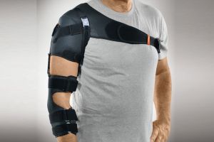 Бандаж для плеча: показания и особенности применения