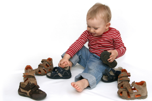 Як правильно обрати дитяче ортопедичне взуття?