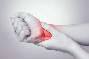 Захворювання кисті рук: коли і для чого може знадобитися бандаж на променезап'ястковий суглоб?